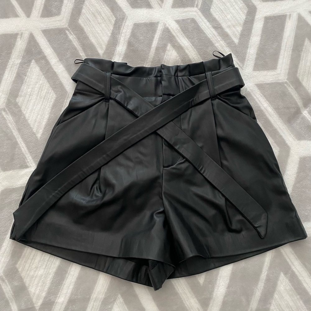 ZARA faux leather shorts sz XS